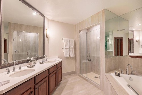 Beaver Creek Lodge Autograph Collection - image 33