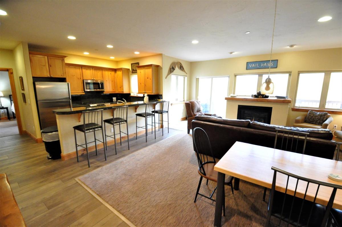 Beautiful East Vail 3 Bedroom Condo w/Hot Tub On shuttle Route. - main image