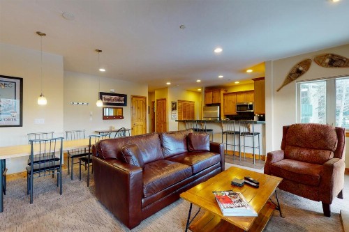 Beautiful East Vail 3 Bedroom Condo w/Hot Tub On shuttle Route. - image 9