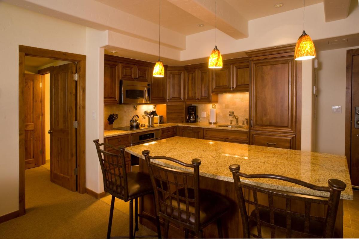 Lodge at Lionshead - image 7
