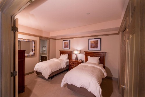 Park Plaza Beaver Creek - image 14