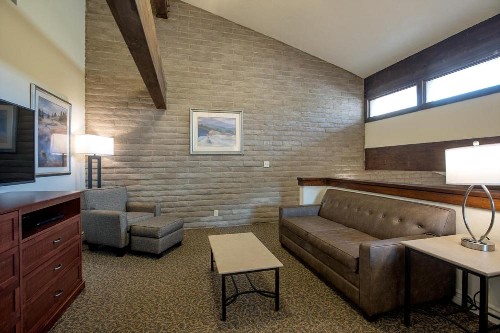 Sandstone Creek Club Condominiums - image 4
