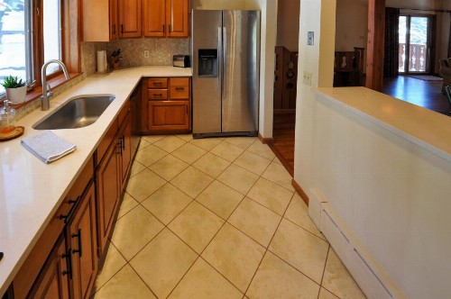 Cascade Village Area 5 bed 4 bath Walk to lift! - image 6