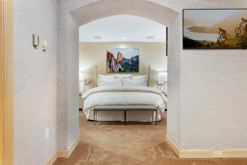 The Galatyn Lodge - image 32