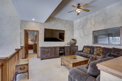 Elkhorn Lodge - image 36