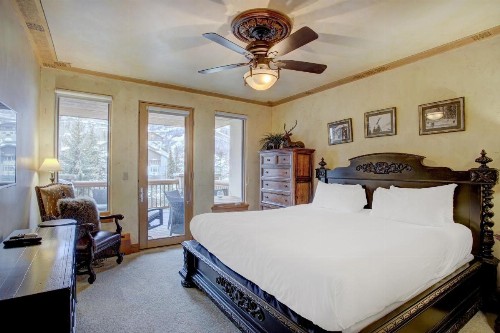 Elkhorn Lodge - image 37