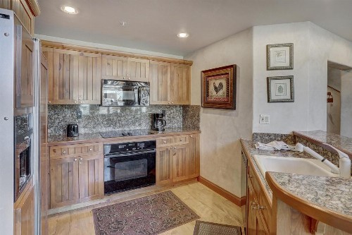 Elkhorn Lodge - image 40