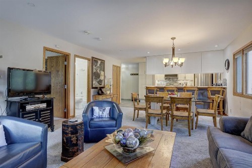 Townsend Place - image 32