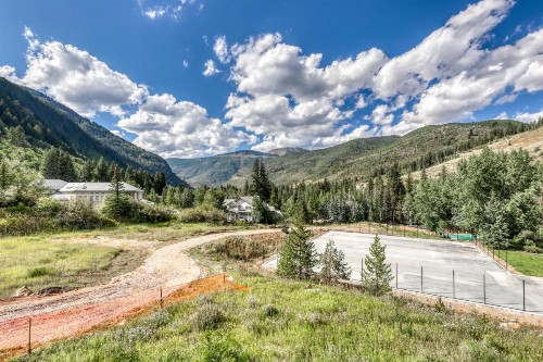 Timberfalls Hideaway - image 8