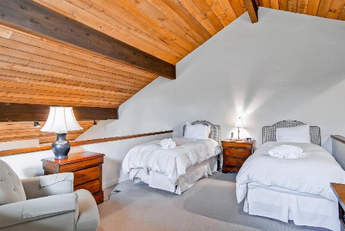 Ridgepoint Townhomes by East West Hospitality - image 12