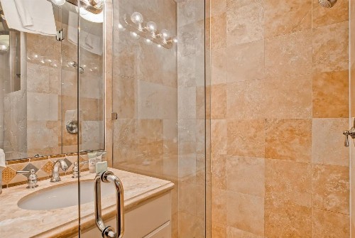 Ridgepoint Townhomes by East West Hospitality - image 6
