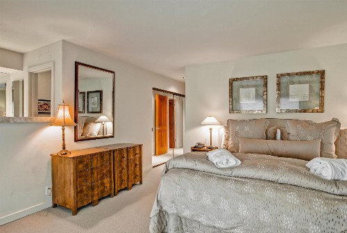Ridgepoint Townhomes by East West Hospitality - image 8
