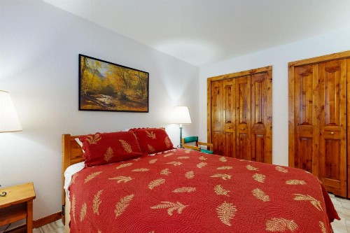 Spacious Creekside 3 Bedroom East Vail Townhome #D5 - image 11