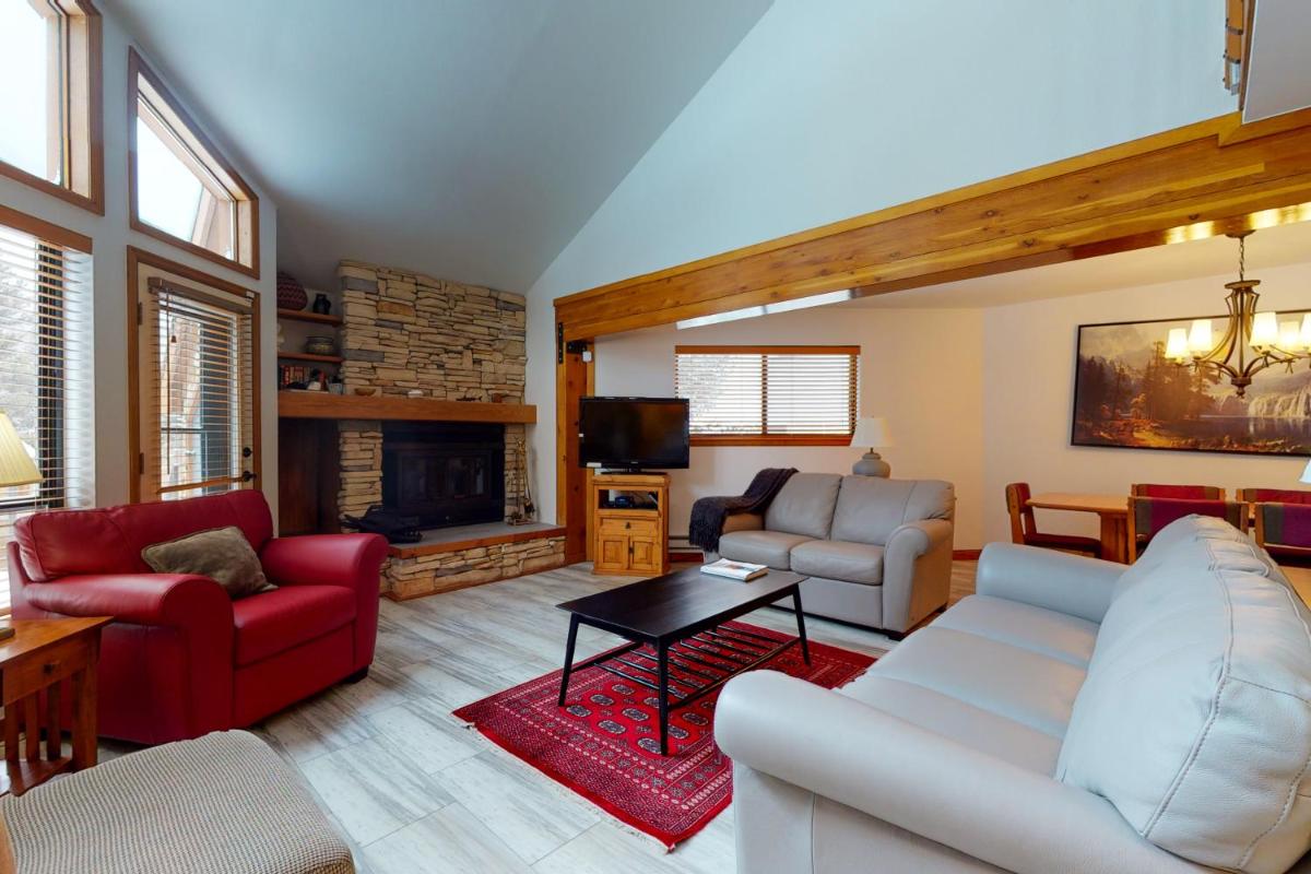 Spacious Creekside 3 Bedroom East Vail Townhome #D5 - image 5