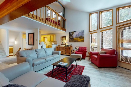 Spacious Creekside 3 Bedroom East Vail Townhome #D5 - image 7