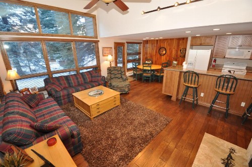 Courtside 23 - Spacious East Vail Townhome - image 1