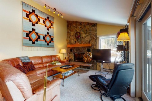 Spacious and Beautiful 3 Bedroom East Vail Condo #1805. - image 9