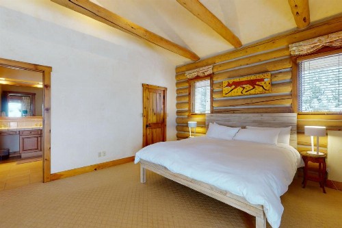 Spacious Mountain Retreat in East Vail - image 12
