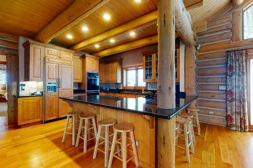 Spacious Mountain Retreat in East Vail - image 3