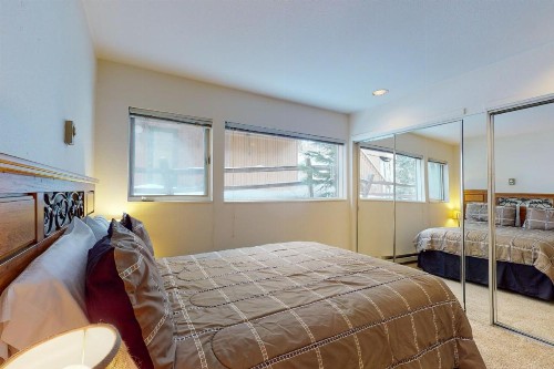 Cozy 1 Bedroom East Vail Condo #2C. Shuttle Hot Tub and Market on Site. - image 12