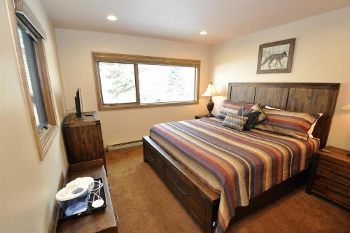 Courtside Townhomes - image 9