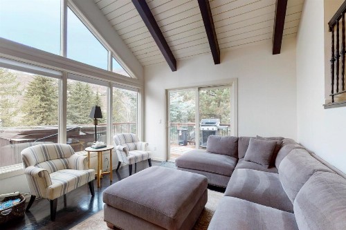 Spectacular Remodeled 5 Bedroom Matterhorn home w/ Hot Tub and Ski Lockers! - image 7