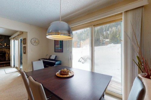 Remodeled 2 Bedroom East Vail Condo #102 w/ Hot Tub. Steps to Shuttle. - image 10