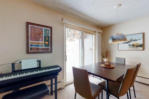 Remodeled 2 Bedroom East Vail Condo #102 w/ Hot Tub. Steps to Shuttle. - image 9