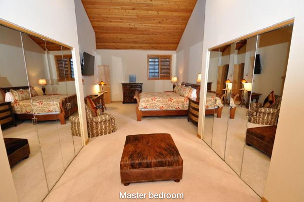Golf Course Townhome - image 6
