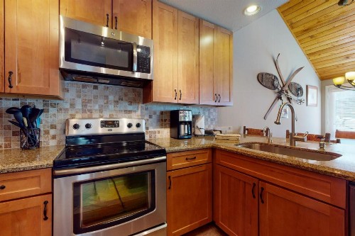 Remodeled 2 Bedroom East Vail Condo 6G with Hot Tub Market Free Shuttle - image 11