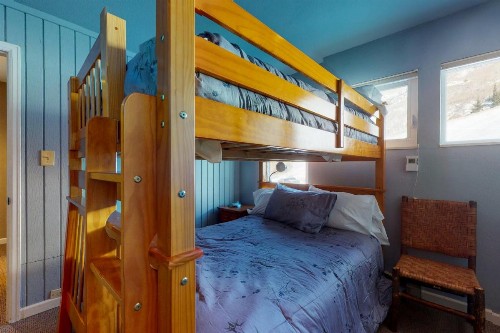 Remodeled 2 Bedroom East Vail Condo 6G with Hot Tub Market Free Shuttle - image 12