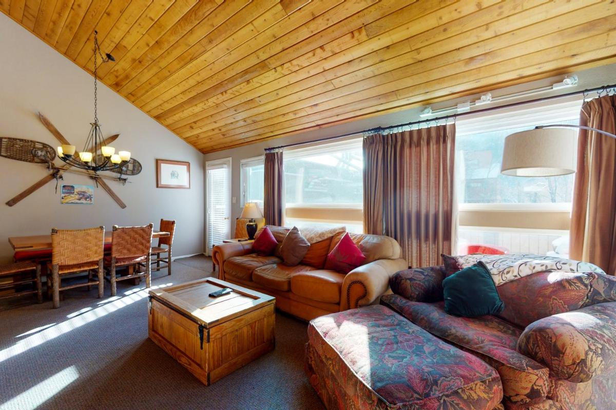Remodeled 2 Bedroom East Vail Condo 6G with Hot Tub Market Free Shuttle - image 6