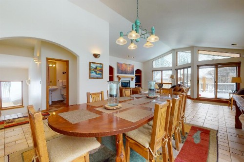 Spacious and Beautiful Home in East Vail - image 9