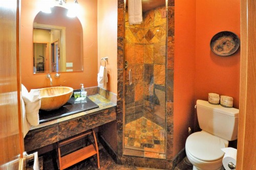 Elegant Creekside Home in East Vail - image 7