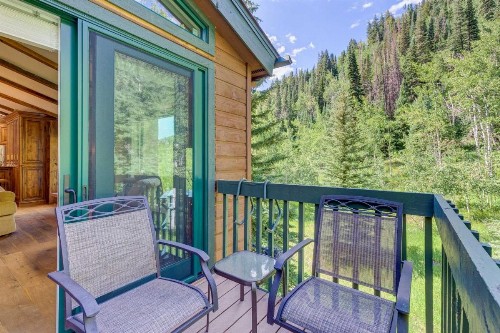 Renovated Condo with Deck - 7 Mins to Vail Village! - image 5
