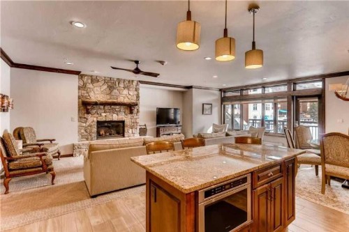 Vail Lion Square 2 Bed Platinum - image 9