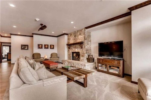 Vail Lion Square 2 Bed Platinum - image 12