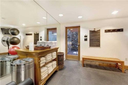 Vail Lion Square 2 Bed Platinum - image 13