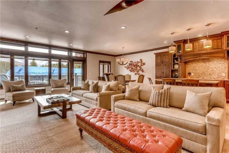 Vail Lion Square 2 Bed Platinum - main image