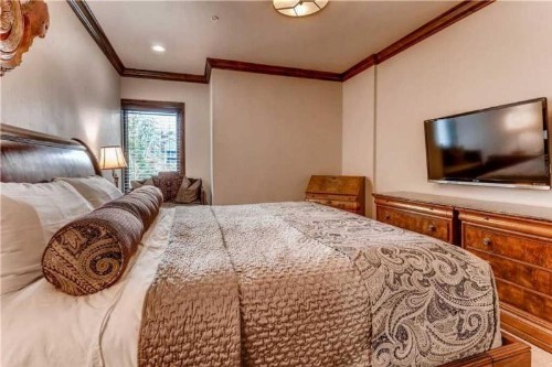 Vail Lion Square 2 Bed Platinum - image 2