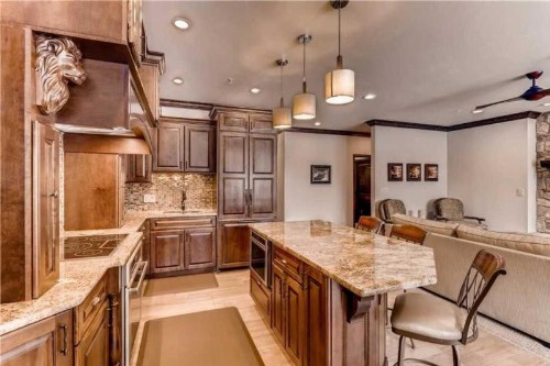 Vail Lion Square 2 Bed Platinum - image 3