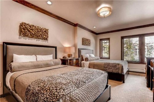 Vail Lion Square 2 Bed Platinum - image 5