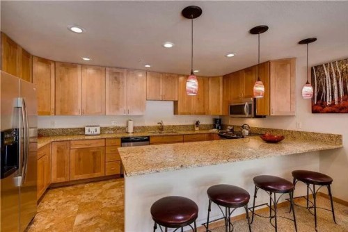 Vail Lion Square 2 Bed Gold - image 13