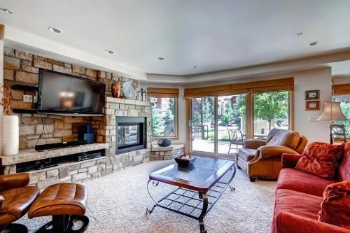 Vail Lion Square 2 Bed Gold - image 7