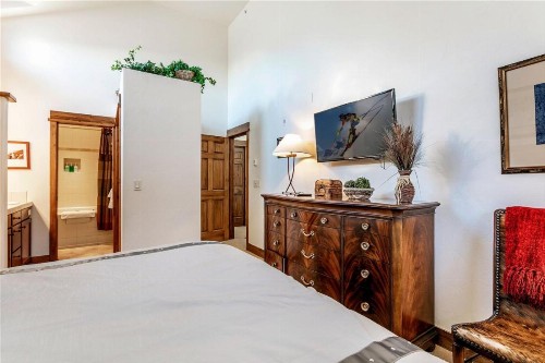 Vail Antlers 4 Bed - image 2