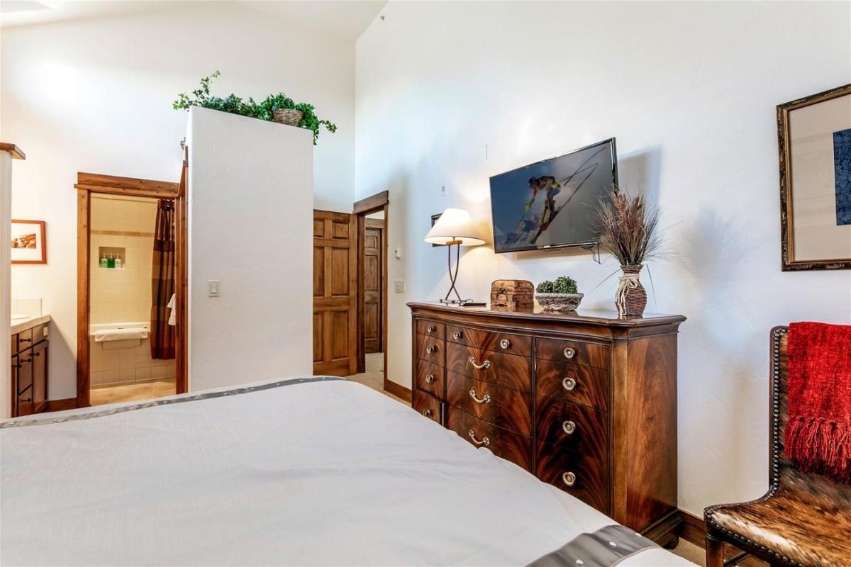 Vail Antlers 4 Bed - image 2