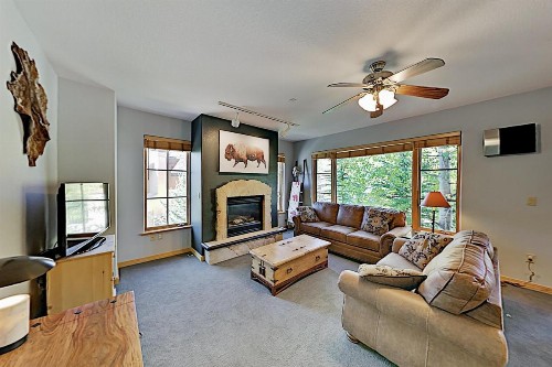 Arrowhead Village Slope-Side Condo with Hot Tub condo - image 4