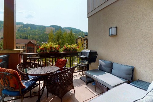 Lion Square Lodge North 382