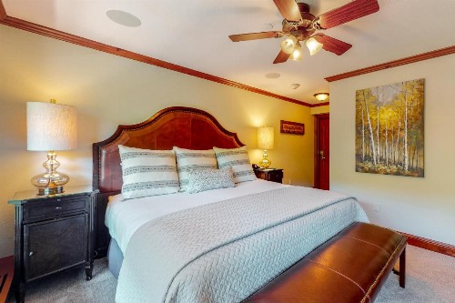 Lion Square Lodge South 450 - image 10