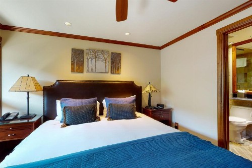 Lion Square Lodge South 650 - image 11